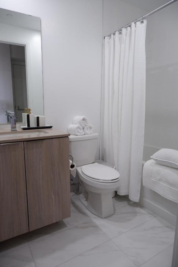Modern Luxury Waterfront Condo Mississauga Kültér fotó
